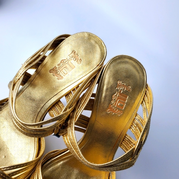 JLO Golden Heels Size 7 - Picture 2 of 9